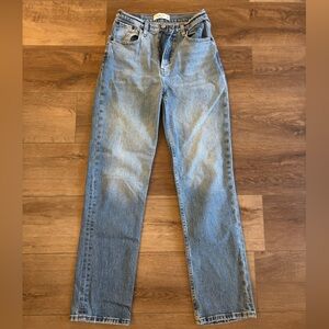 Abercrombie & Fitch 90s Straight Ultra High Rise Jean